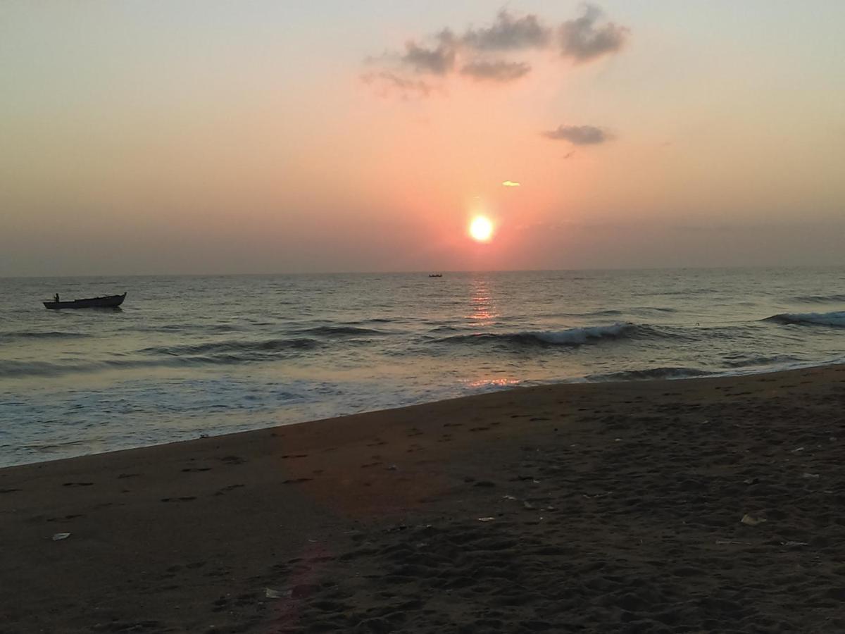 Kunam Beach Rest Inn Batticaloa Exterior foto